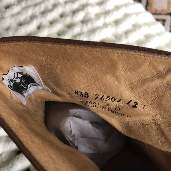 Frye leather brown distressed Melissa size 8 1/2 B Boots. Above the ankle. EUC - Picture 4 of 8